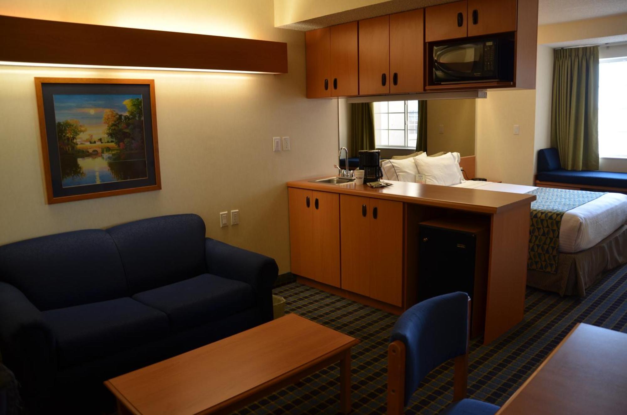 Microtel Inn & Suites By Wyndham Chihuahua Bilik gambar